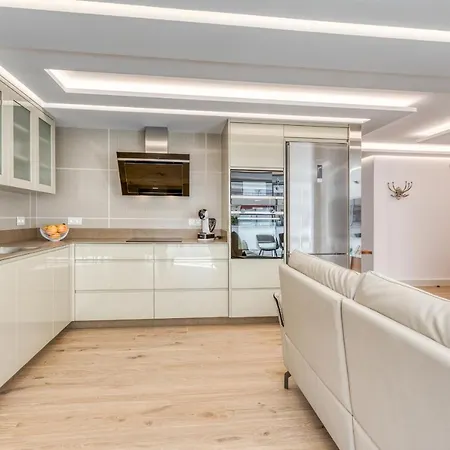 Hanami Real Center Apartamento Estepona